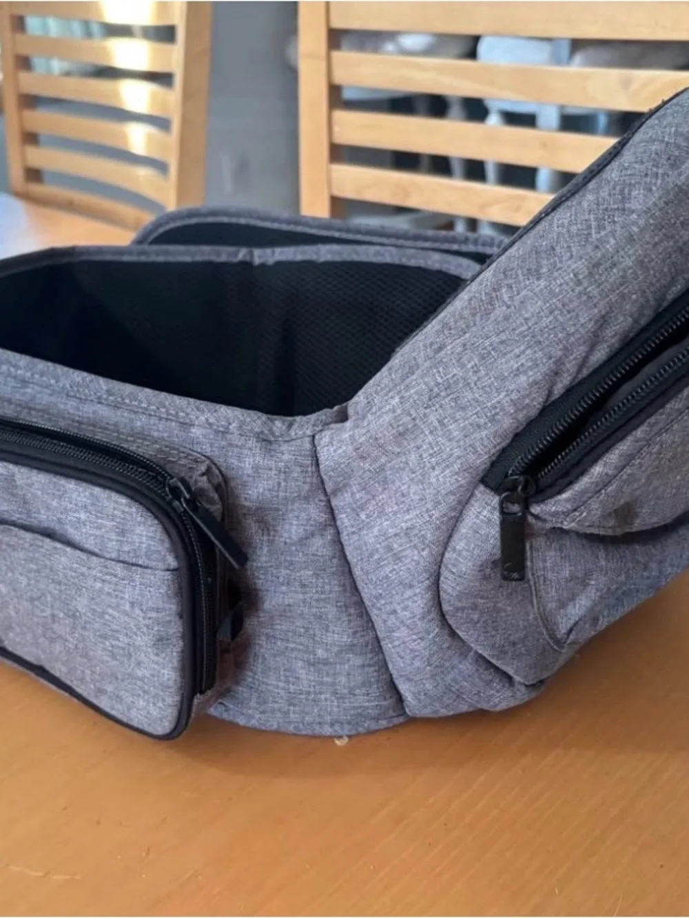 TushBaby Hip Carrier (Gray)